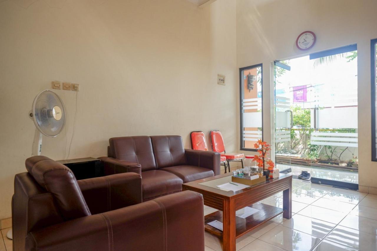 Reddoorz Syariah Near Exit Tol Krapyak Semarang Hotel Ngoại thất bức ảnh